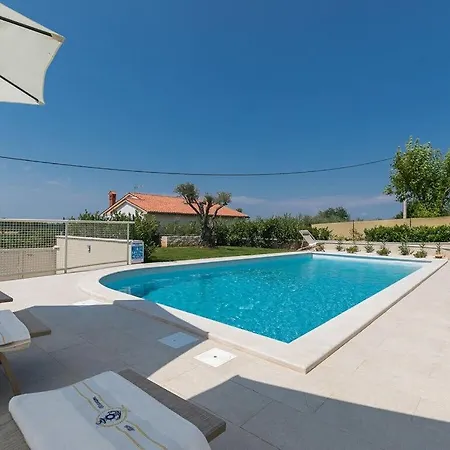 Mikela With Pool And Panoramic View *
