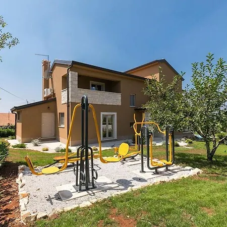 Villa Mikela With Pool And Panoramic View Vižinada
