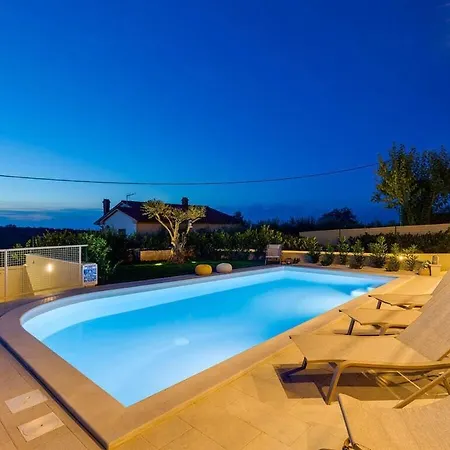 Mikela With Pool And Panoramic View * Vižinada