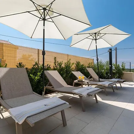 Mikela With Pool And Panoramic View 빌라 *