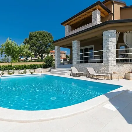 Mikela With Pool And Panoramic View