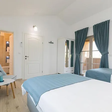 Mikela With Pool And Panoramic View Villa *