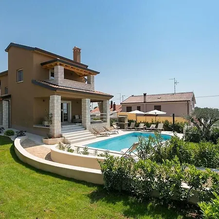 Mikela With Pool And Panoramic View Villa
