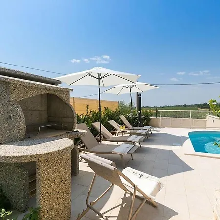 Villa Mikela With Pool And Panoramic View Vizinada